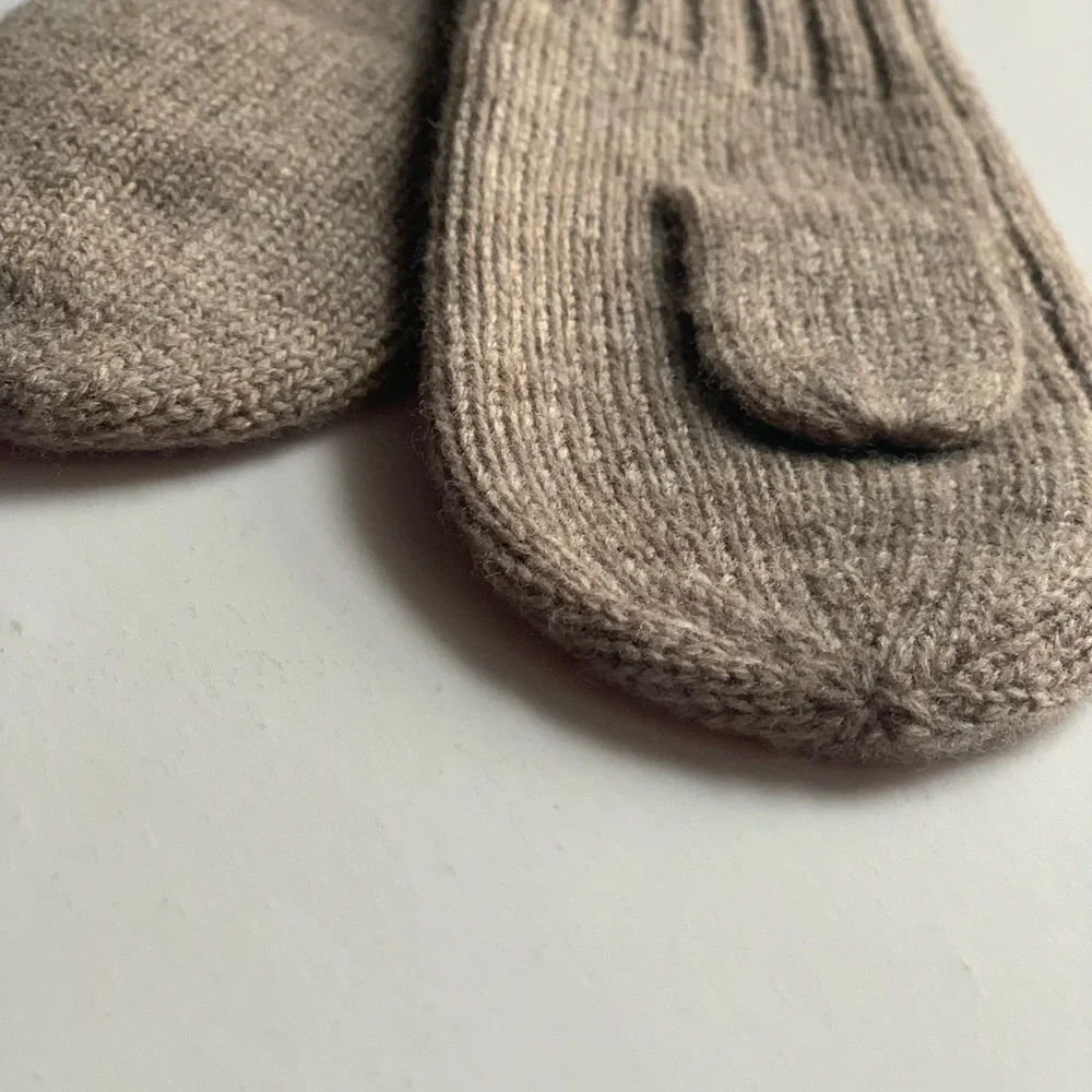PURE MERINO WOOL MITTENS for baby boys, gift for toddlers, organic wool. 9-12m